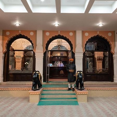 Hotel Basant Vihar Palace Биканер Екстериор снимка