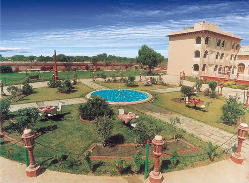 Hotel Basant Vihar Palace Биканер Екстериор снимка