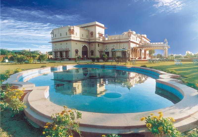 Hotel Basant Vihar Palace Биканер Екстериор снимка
