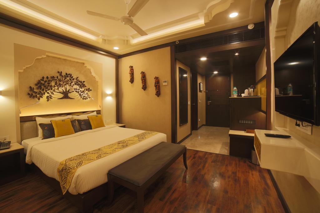Hotel Basant Vihar Palace Биканер Екстериор снимка
