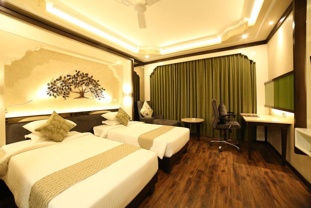 Hotel Basant Vihar Palace Биканер Екстериор снимка
