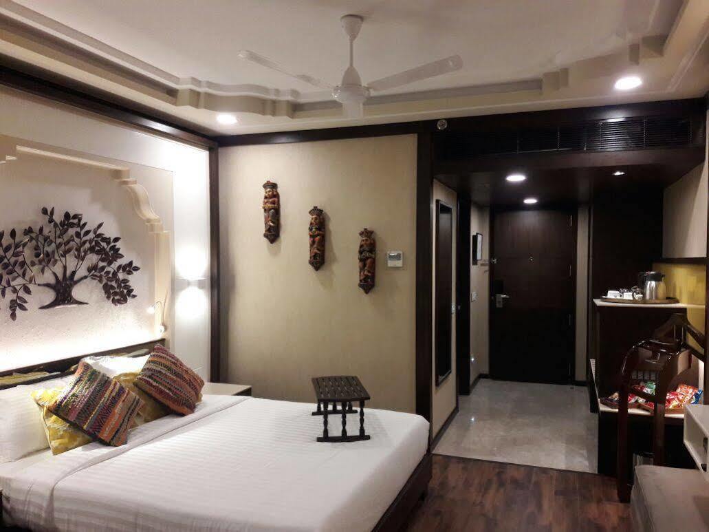 Hotel Basant Vihar Palace Биканер Екстериор снимка